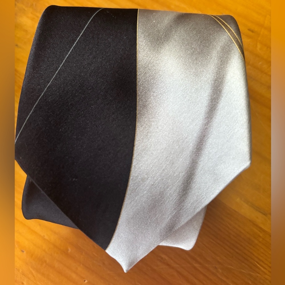 Puritan stain resistant 100% silk tie. Black & tan
